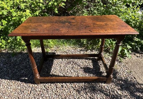 early 18th century small oak refectory table - CATEGORY: ANTIQUE TABLES - DATED 18TH CENTURY