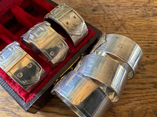 SET OF SIX CASED ANTIQUE NAPKINS RINGS MODELLED AS BELT BUCKLES - ADDITIONAL PHOTO 4