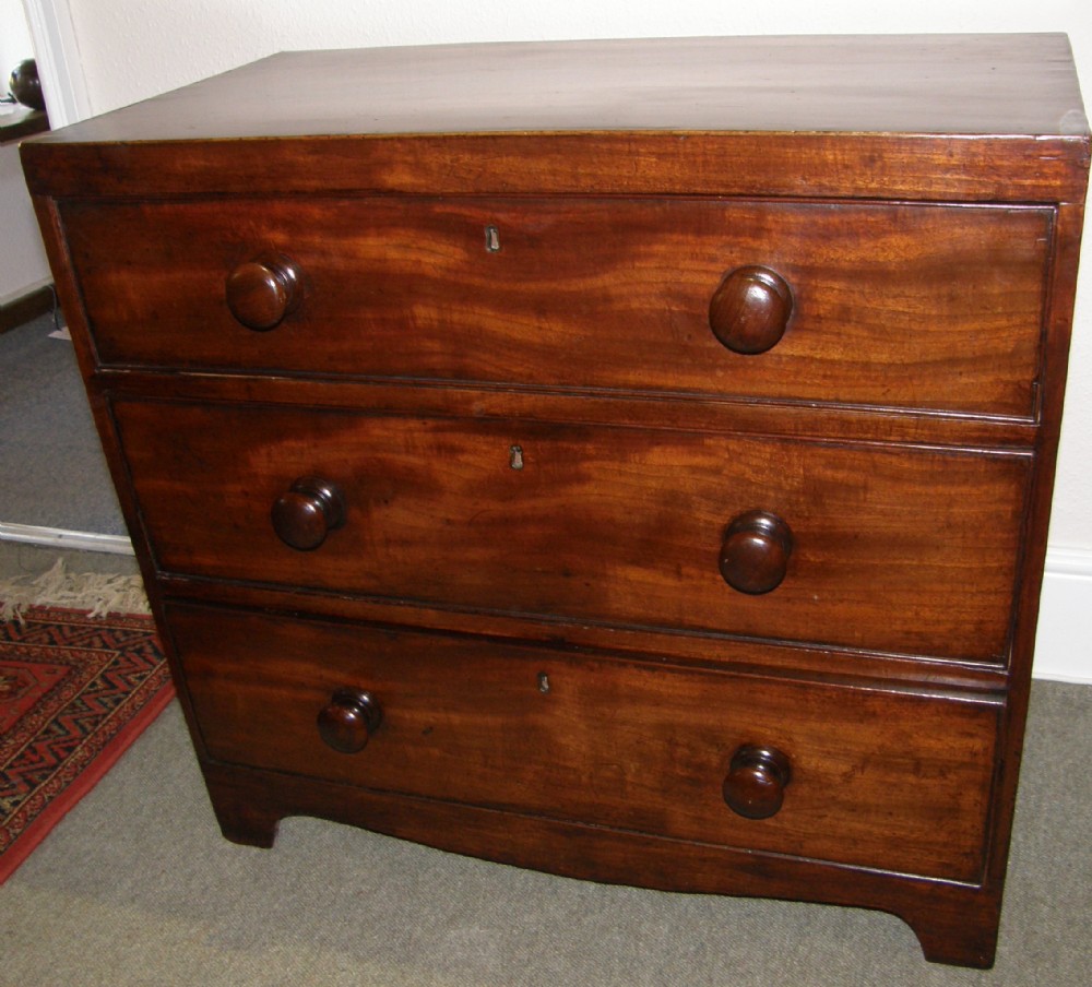 Small Mahogany Chest of Drawers