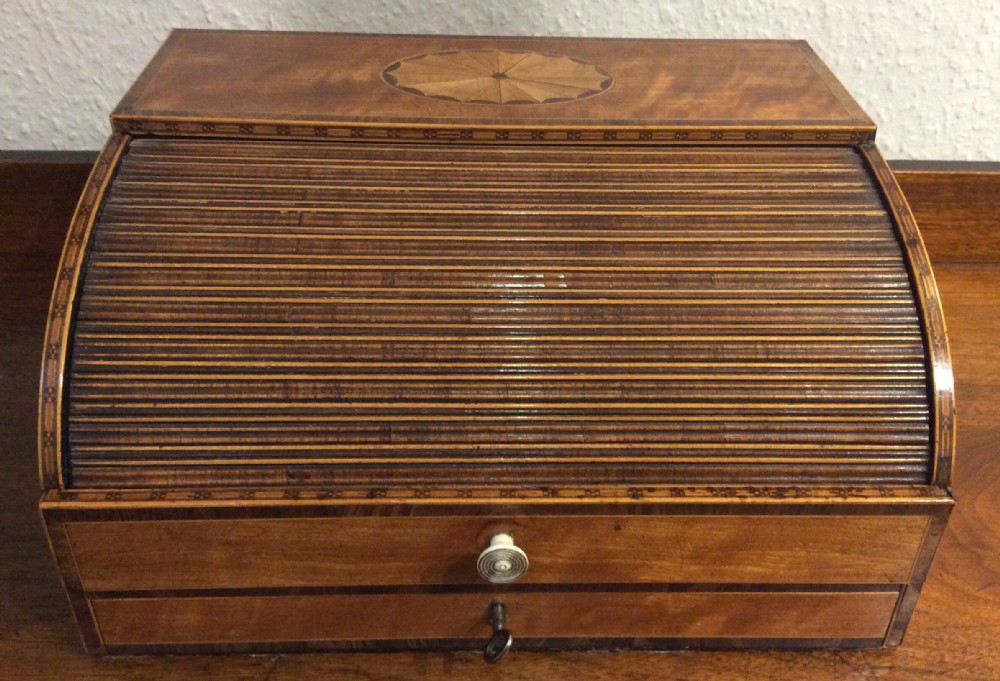 Fine quality Tambour Desk Stand