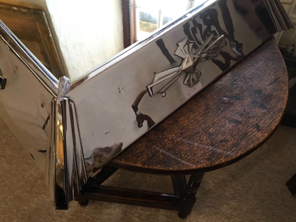 Art Deco silver plated and mirrored cake stand  View IV