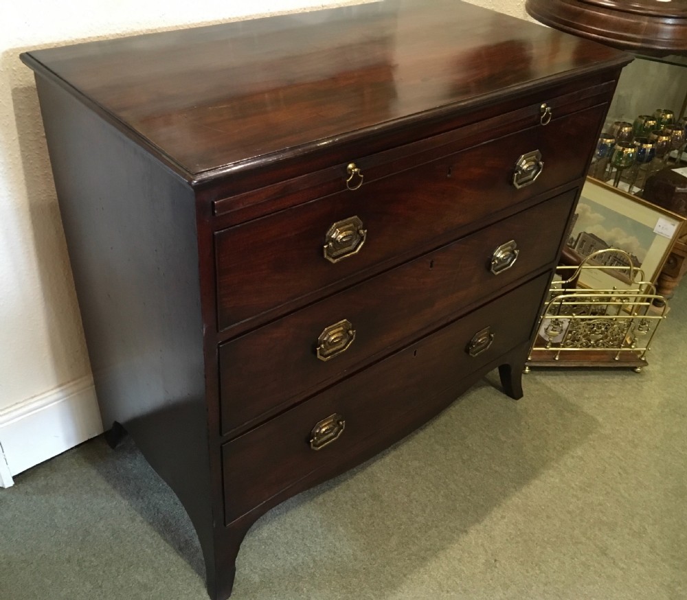 Fine quality George III Cuban Mahogany Batchelors Chest  View II