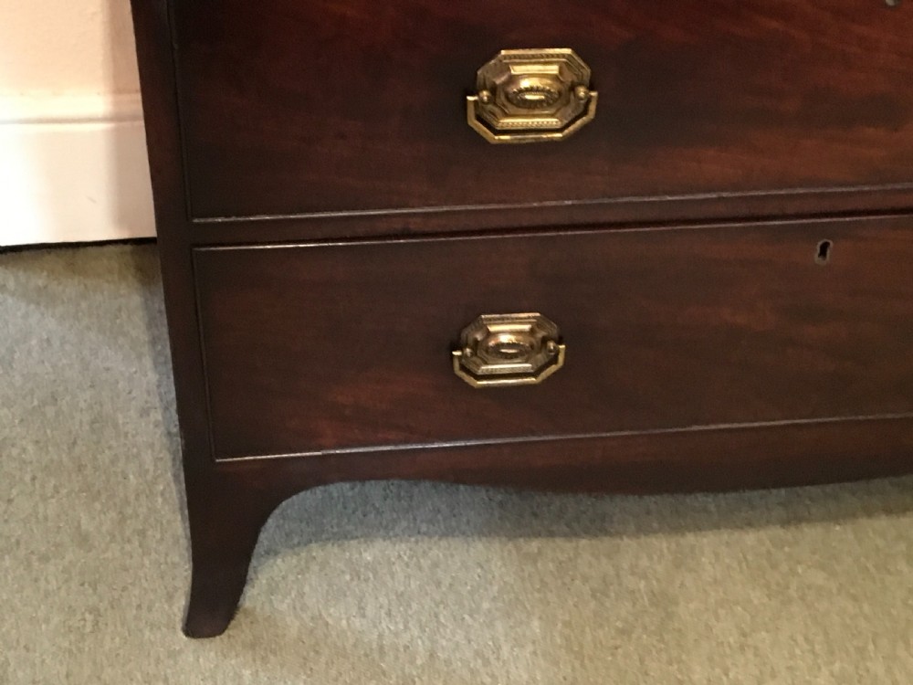 Fine quality George III Cuban Mahogany Batchelors Chest  View VI