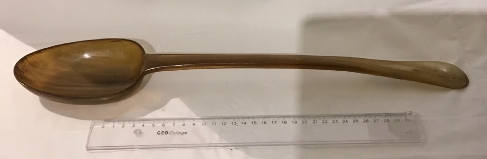 Large 18th Century rat-tail horn spoon  View V