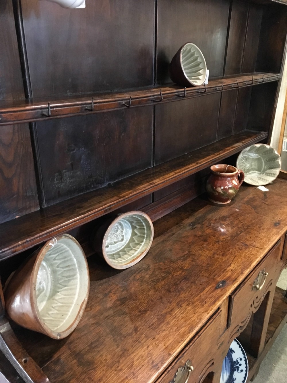 Late 18th Century Oak Pot Board Dresser of small proportions  View XI