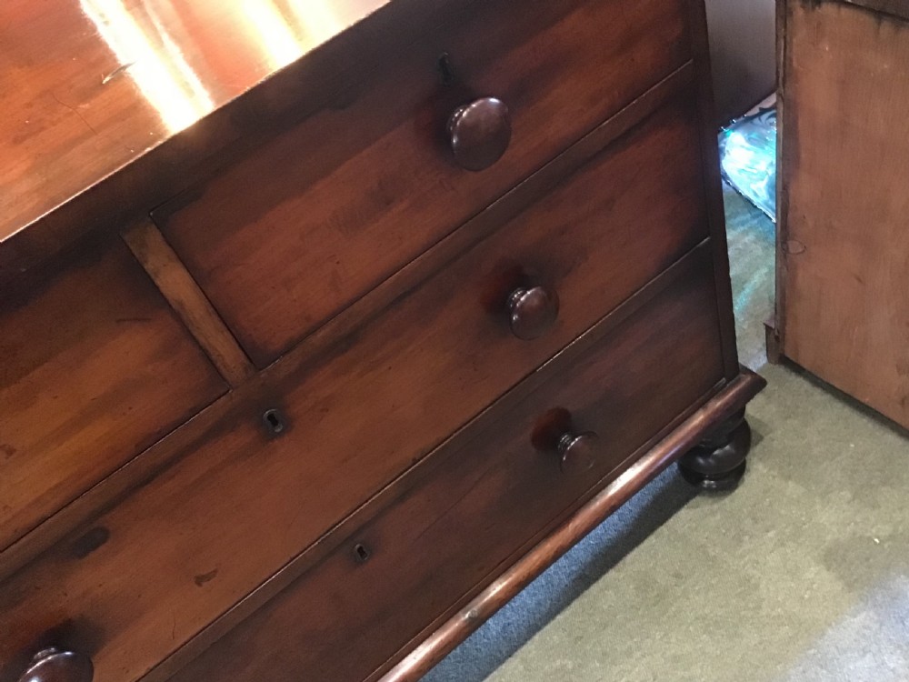 Early 19th century Mahogany Chest of Drawers  View III