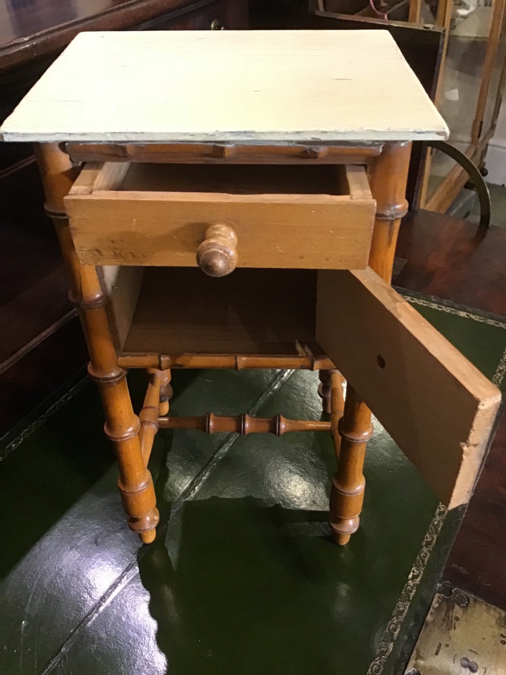 Apprentice piece Bamboo pot cupboard  View VII