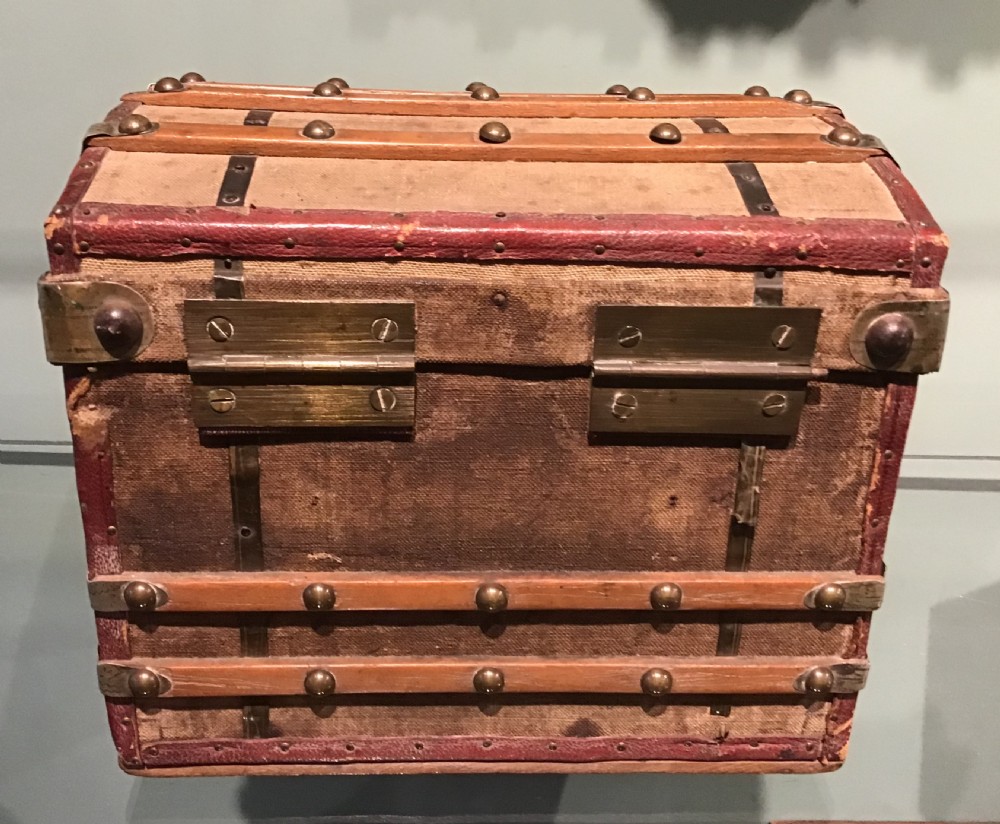 Miniature steamer trunk View III