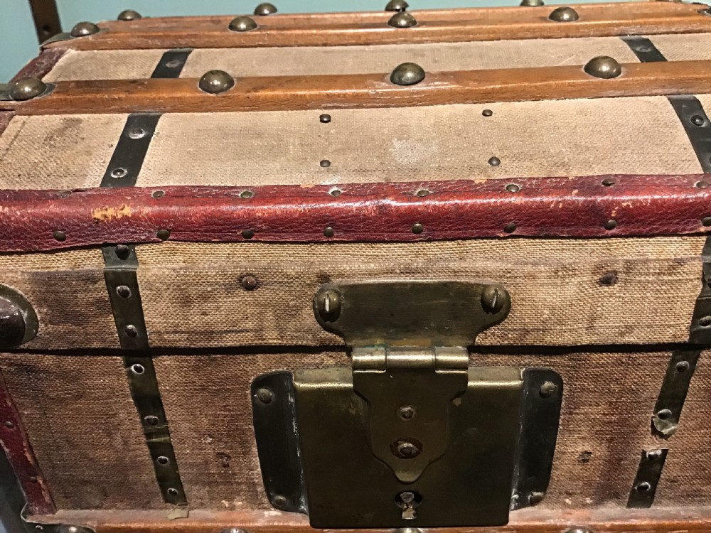 Miniature steamer trunk View VI