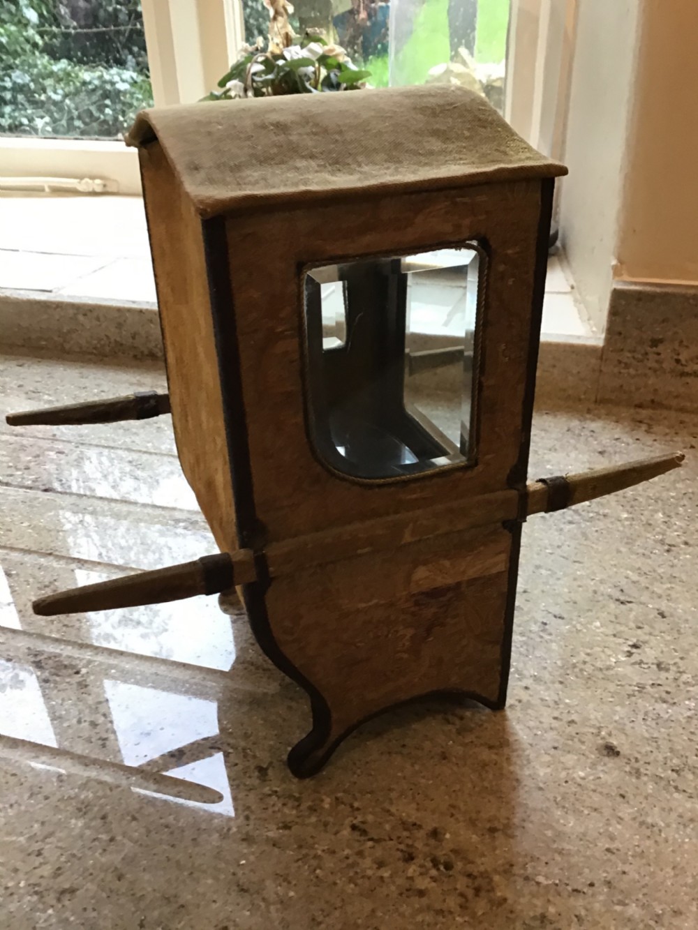 Bijouterie Cabinet in the form of a Sedan Chair  View VIII