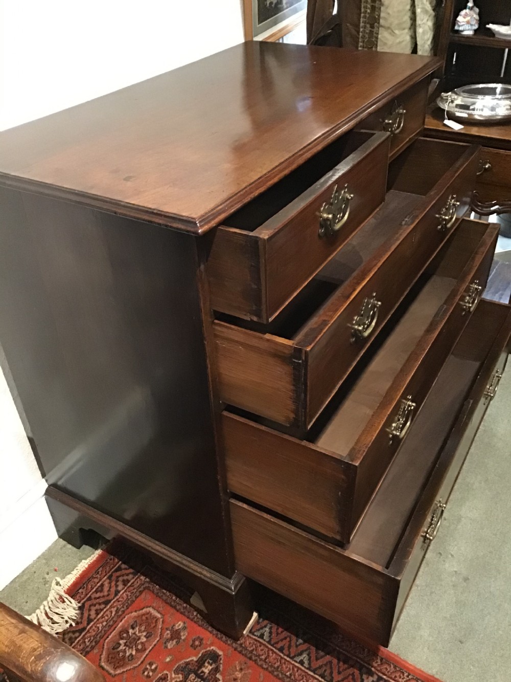 Fine George III Mahogany Chest of Drawers  View IX