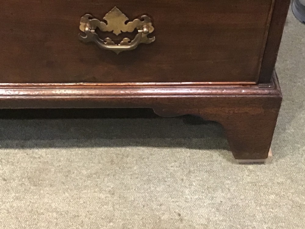 Fine George III Mahogany Chest of Drawers  View X