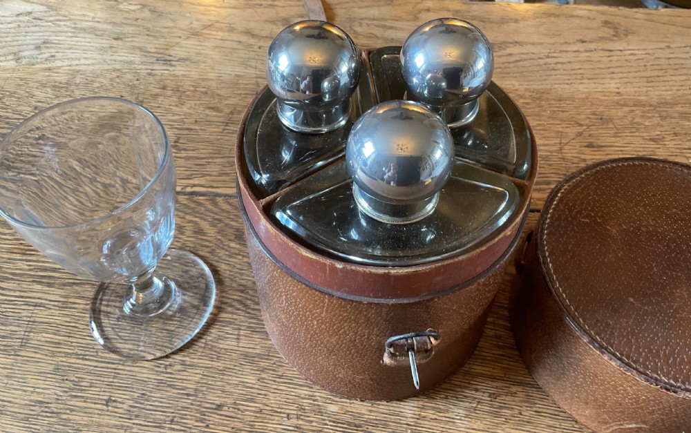 Huge George V sporting flask set  View VI
