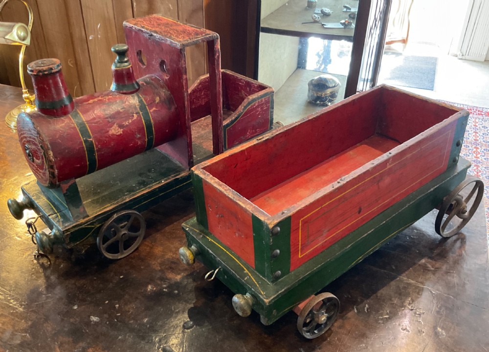 Toy train 