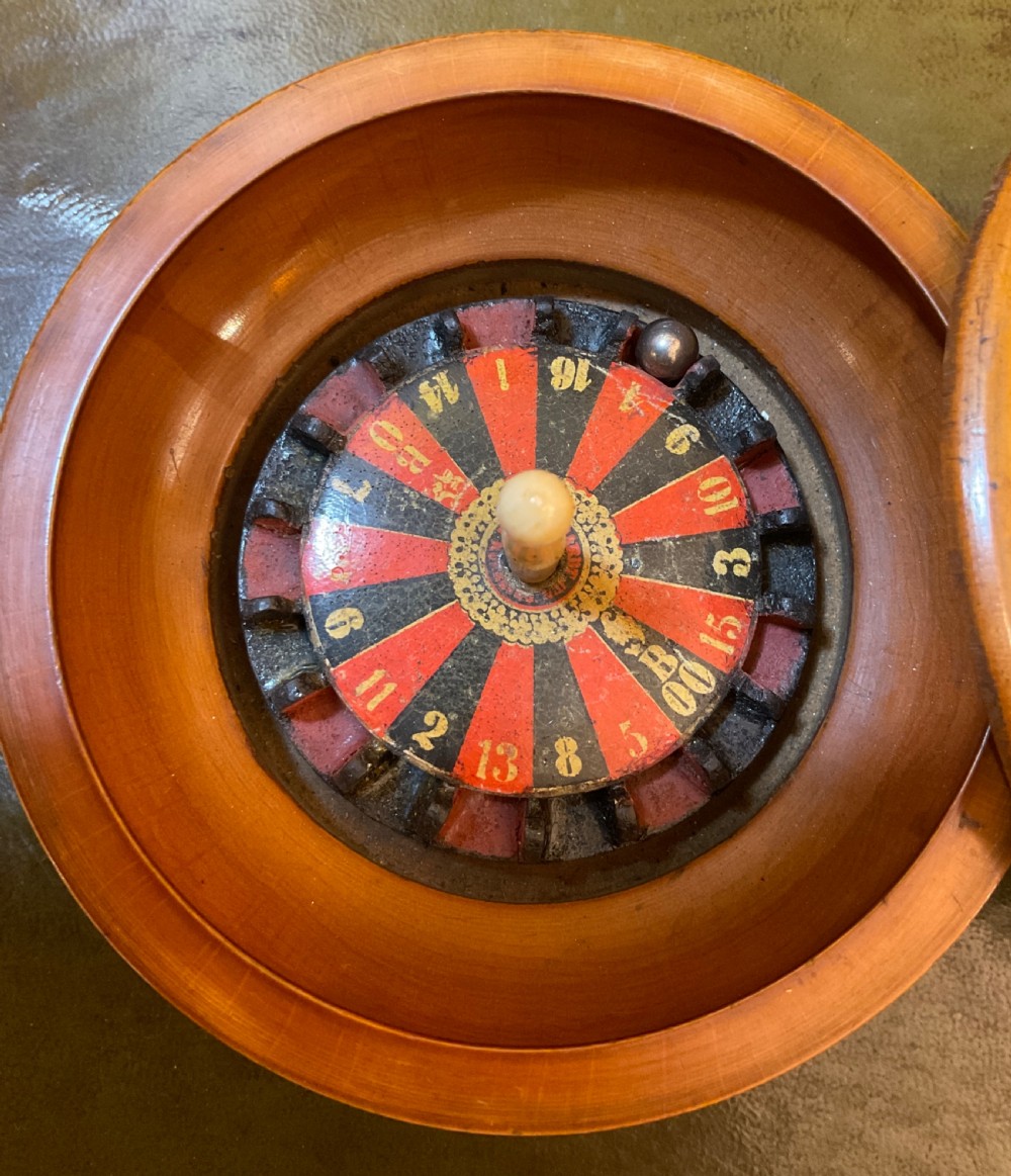 Antique miniature roulette game View IV