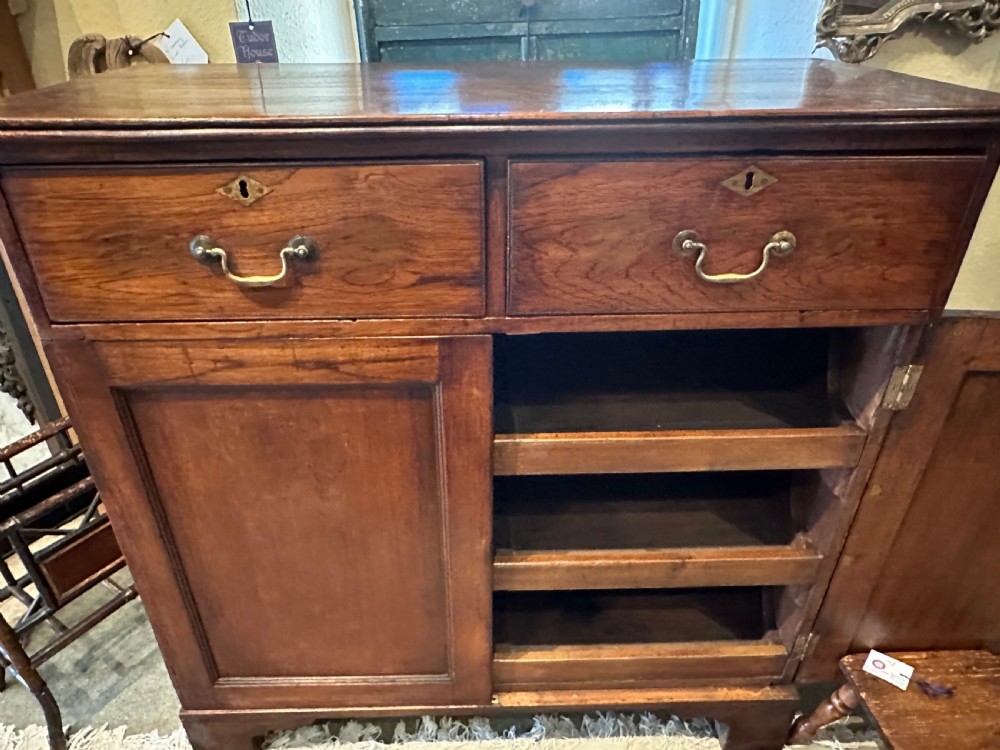 Early 19th century linen cabinet  View VII