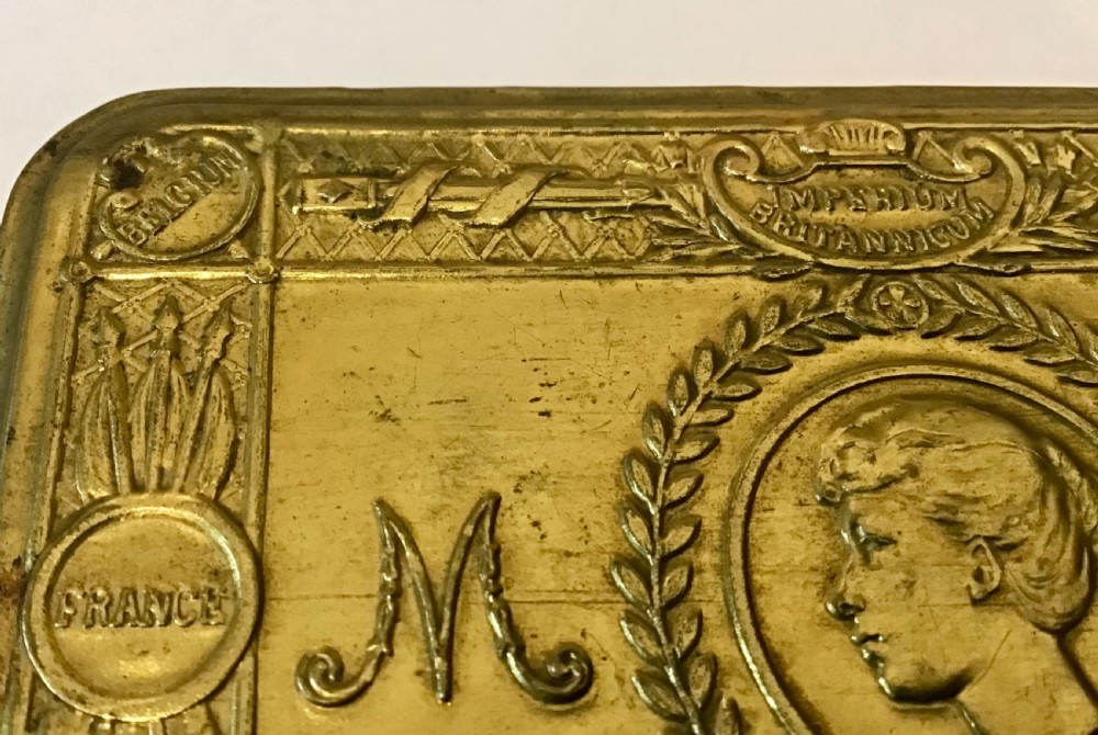 Princess Mary’s Christmas Tin  View III