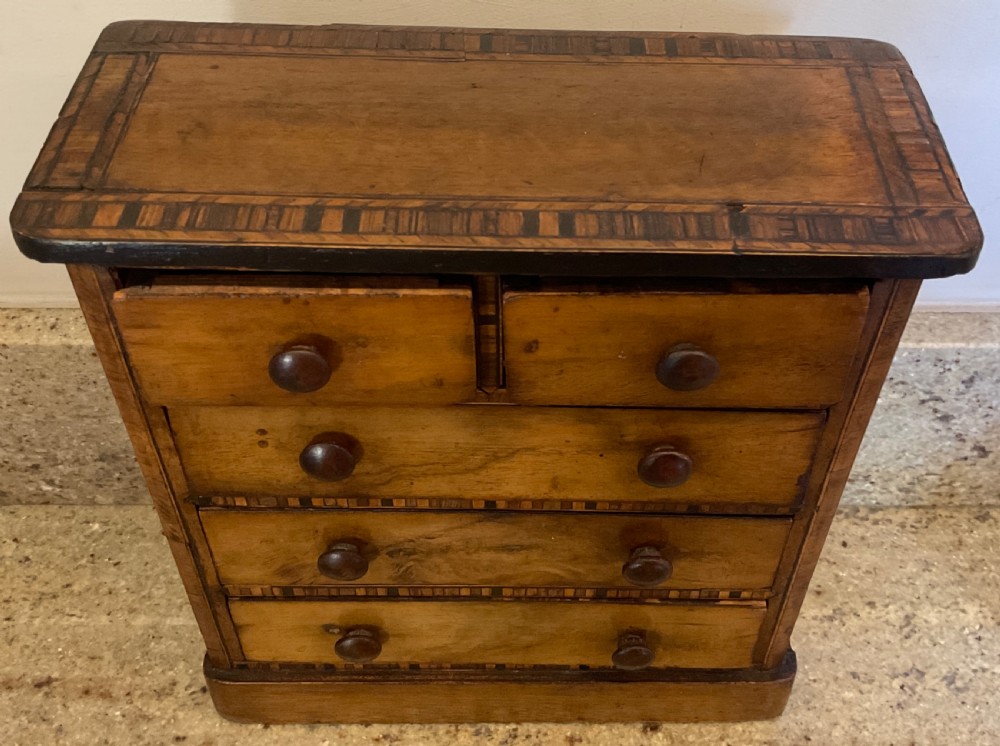 Apprentice piece chest of drawers  View V