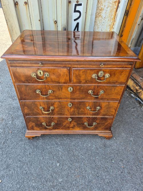 STUNNING GEORGIAN BATCHELORS CHEST OF DRAWERS - ADDITIONAL PHOTO 3