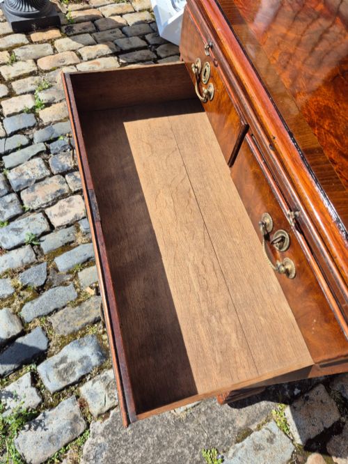 STUNNING GEORGIAN BATCHELORS CHEST OF DRAWERS - ADDITIONAL PHOTO 8