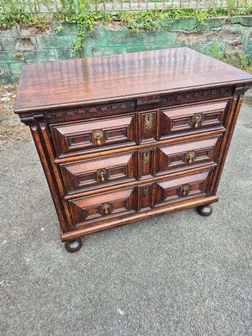 OAK GEOMETERIC CHEST OF DRAWERS - ADDITIONAL PHOTO 1