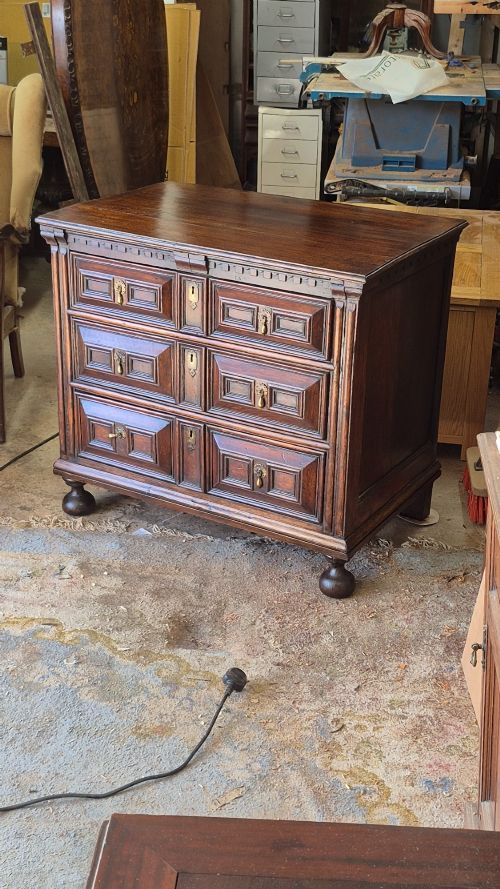 OAK GEOMETERIC CHEST OF DRAWERS