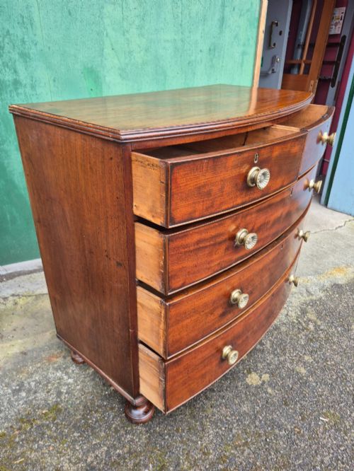 BEAUTIFUL BOW FRONTED CHEST OF DRAWERS - ADDITIONAL PHOTO 4
