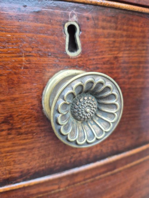 BEAUTIFUL BOW FRONTED CHEST OF DRAWERS - ADDITIONAL PHOTO 8