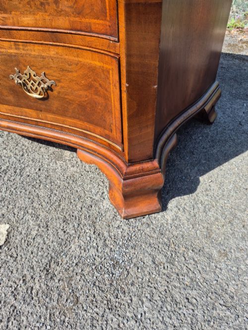 LARGE BURR WALNUT SERPENTINE CHEST OF DRAWERS - ADDITIONAL PHOTO 10
