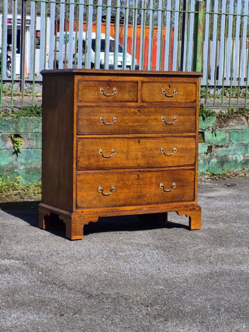 GEORGIAN GOLDEN OAK CHEST OF DRAWERS