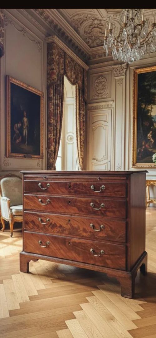 GEORGIAN BATCHELORS CHEST OF DRAWERS - ADDITIONAL PHOTO 1