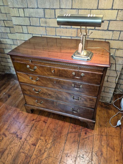 GEORGIAN BATCHELORS CHEST OF DRAWERS - ADDITIONAL PHOTO 2