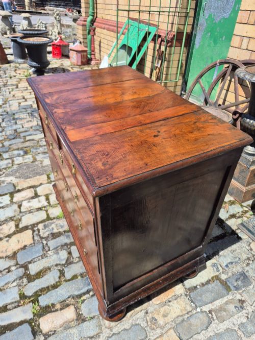 WILLIAM AND MARY WALNUT CHEST OF DRAWERS - ADDITIONAL PHOTO 8