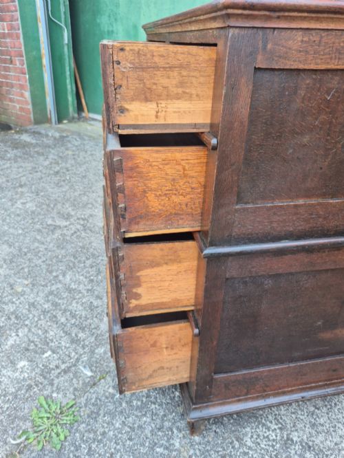 CHARLES II OAK AND WALNUT GEOMETERIC CHEST OF DRAWERS - ADDITIONAL PHOTO 7