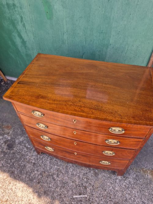 WELL PROPORTIONED REGENCY BOWFRONT CHEST OF DRAWERS - ADDITIONAL PHOTO 3