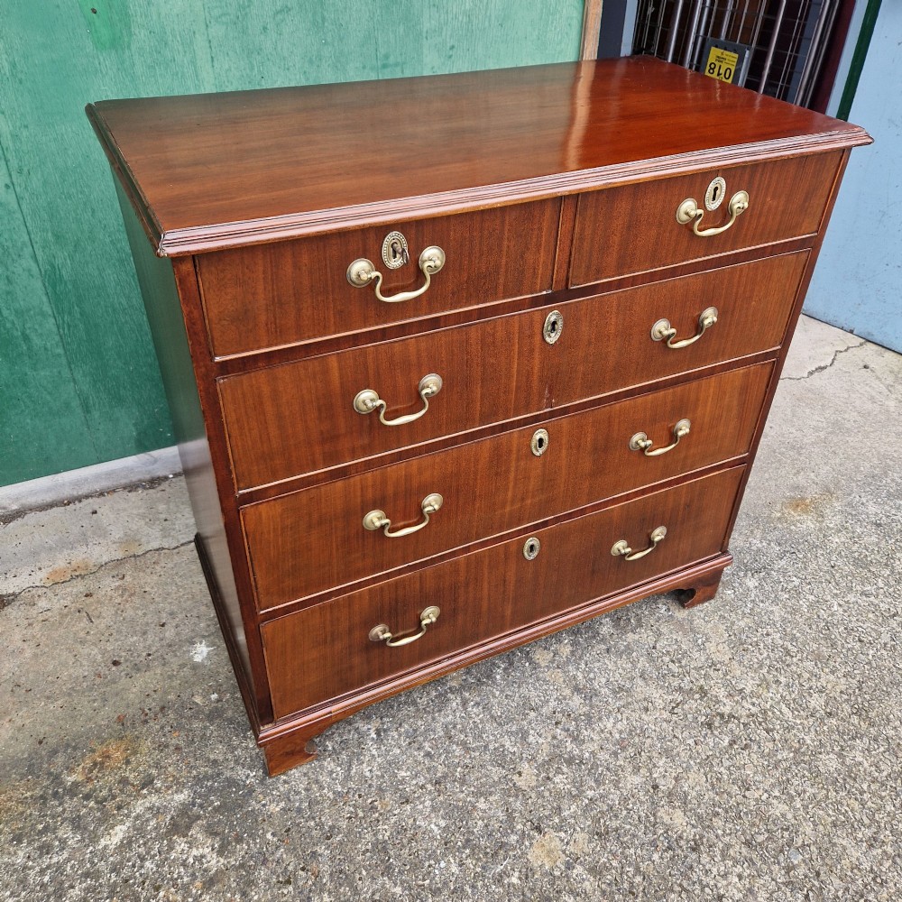 George third chest of drawers View IV