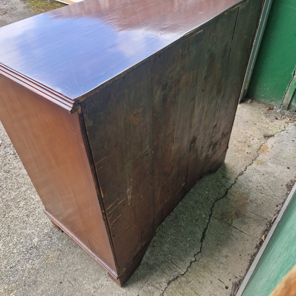 George third chest of drawers View VIII