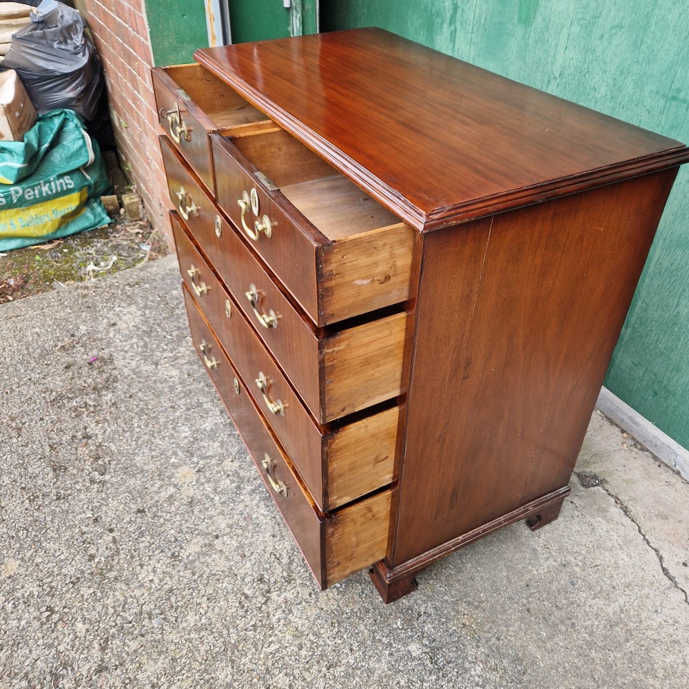 George third chest of drawers View XI