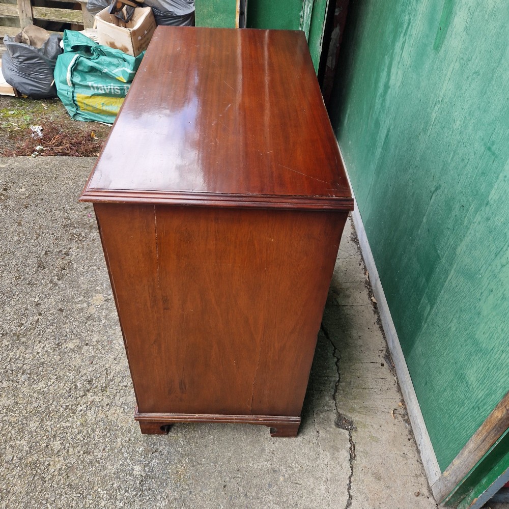 George third chest of drawers View XIII