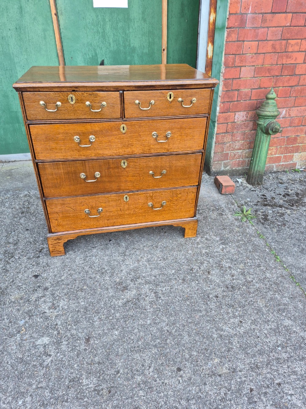 George II golden Oak Chest of drawers