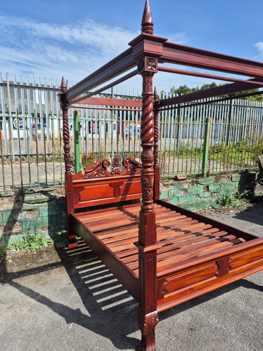 Hand carved four poster. Standard double size 4 foot 6 View VIII
