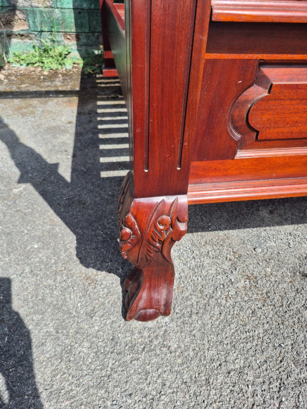 Hand carved four poster. Standard double size 4 foot 6 View X