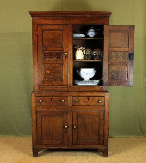 Early 19th.c. Welsh Oak Kitchen Cupboard.