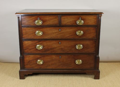 Georgian Mahogany Chest of Drawers.