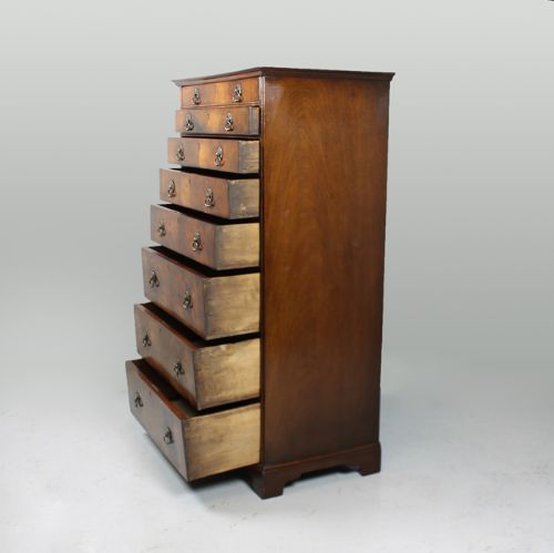 Narrow Mahogany Chest of Drawers.