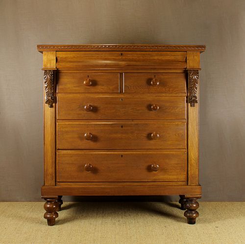 Large Victorian Oak Chest of Drawers.