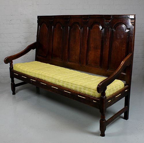 Georgian Oak 5 Panel Settle.