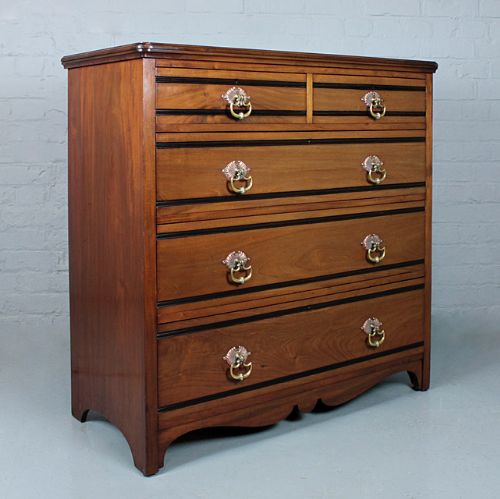 Lamb of Manchester Chest of Drawers.