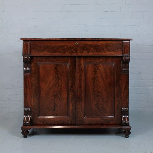 Early 19th.c. Mahogany Chiffonier.