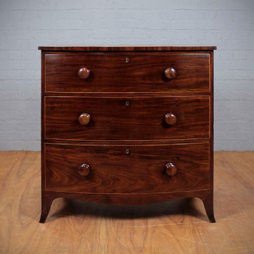 Early 19th.c. Bow Front Chest of Drawers.